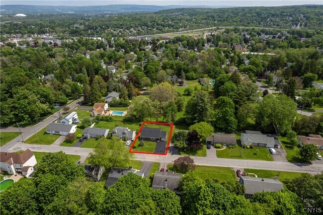 Building Photo - 8 Terrace Hill Dr