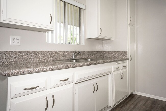 Building Photo - The Sherwood