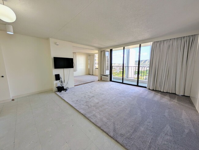 Building Photo - WAIKIKI BANYAN ALL UTILITIES INCLD 1BD/1BA...