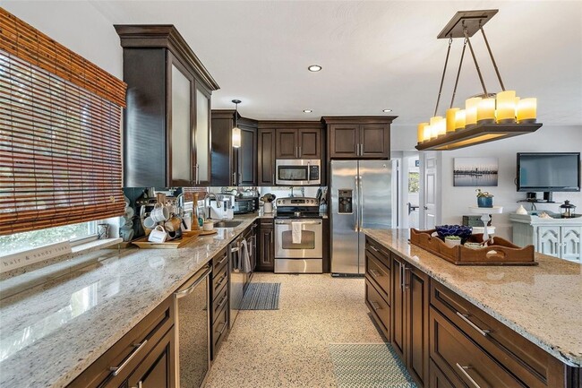 Building Photo - 9298 Sun Isle Dr NE