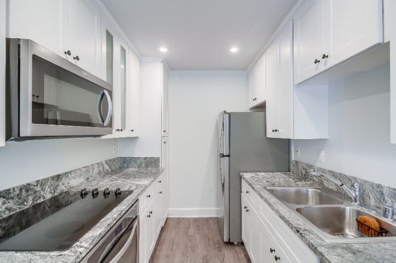 Building Photo - 8509 Villa La Jolla Dr