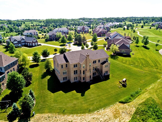 Building Photo - 8 Turnbury Ct