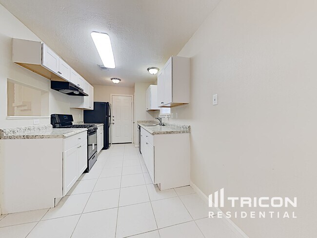 Building Photo - 3446 Edgecreek Dr