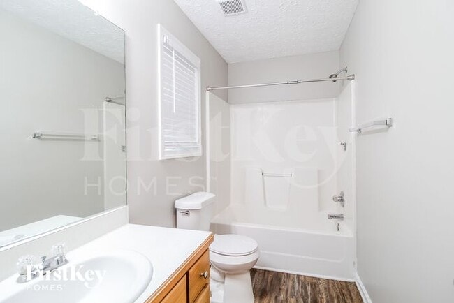 Building Photo - 3558 Wesley Dr