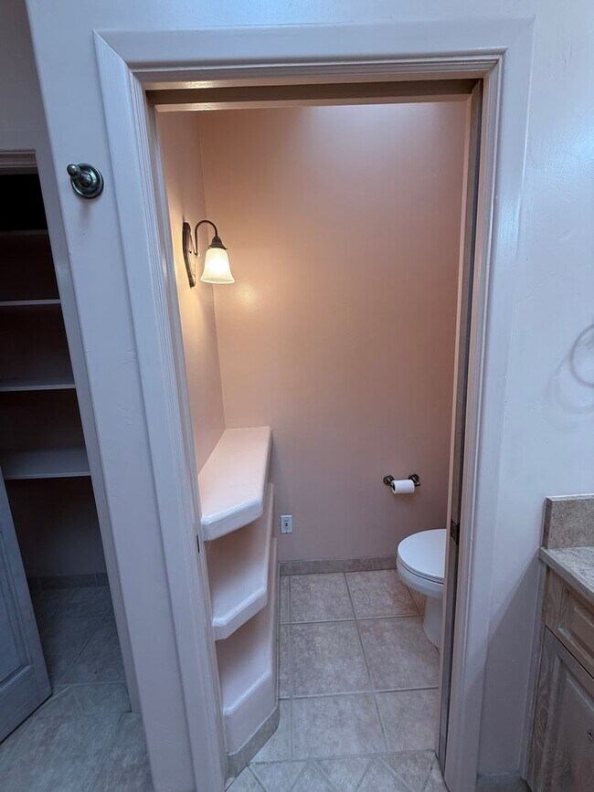 Building Photo - 1903 Coyote Ridge Dr