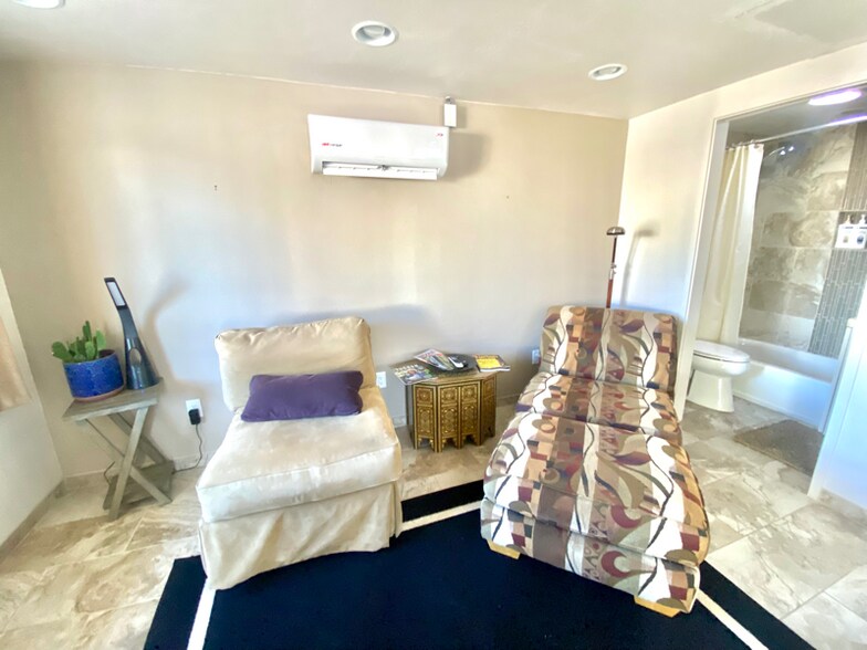 Building Photo - 2416 E Mabel St