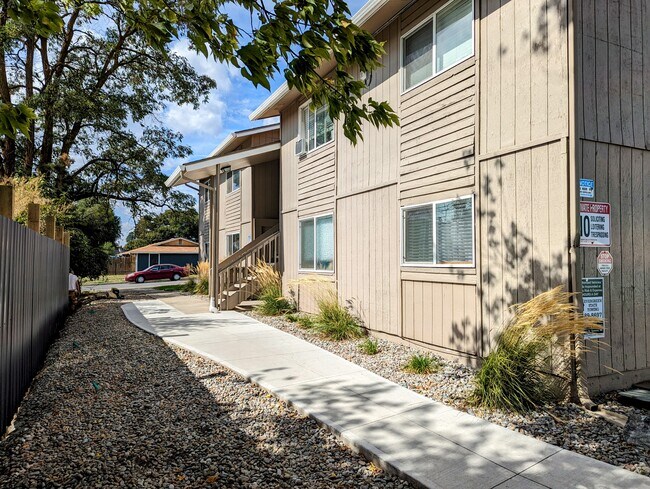 Building Photo - 3012 N Hogan St