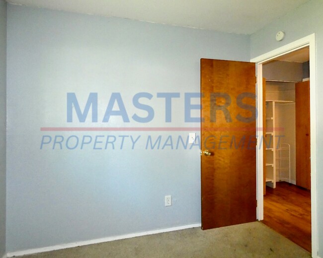 Building Photo - Spacious 4-Bedroom Home with 2 Full Baths & Detached Garage