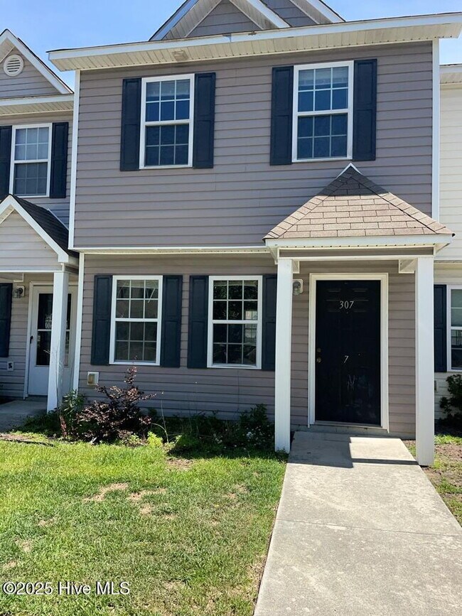 Primary Photo - Charming 2 Bedroom Townhouse