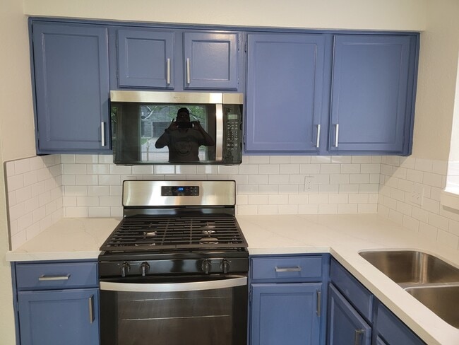 Building Photo - 6311 Diamond Rock Dr