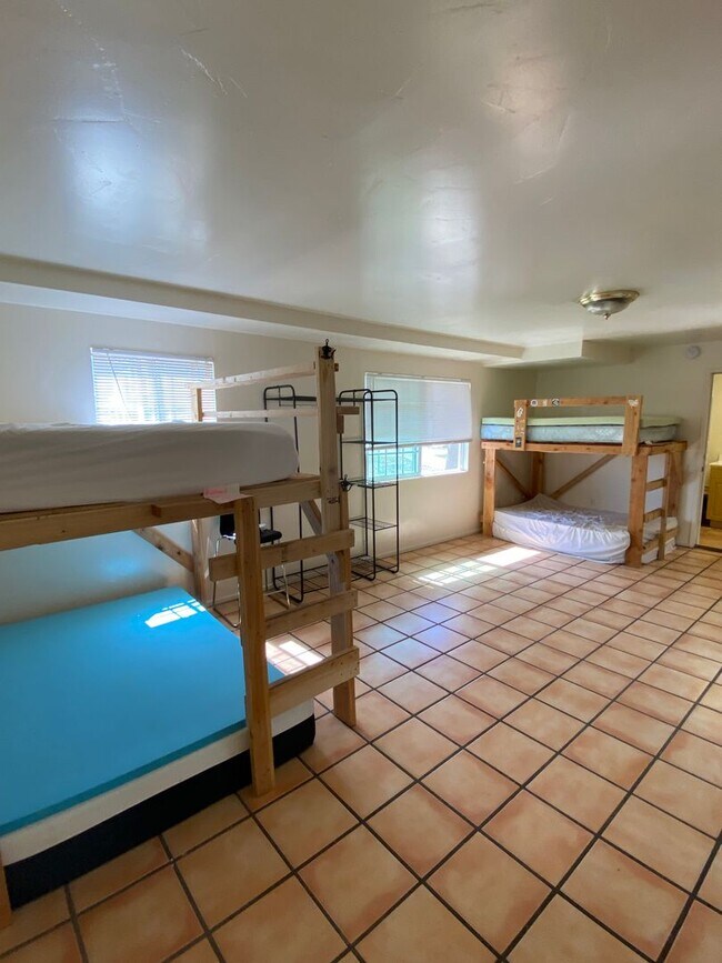 Building Photo - 6599 Del Playa Dr