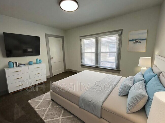 Building Photo - 2935 Ruckle St