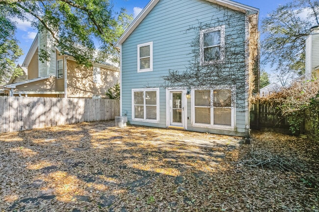 Building Photo - 4606 Lennox Pl