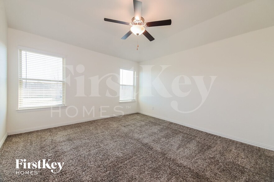 Building Photo - 1304 Renoir Dr