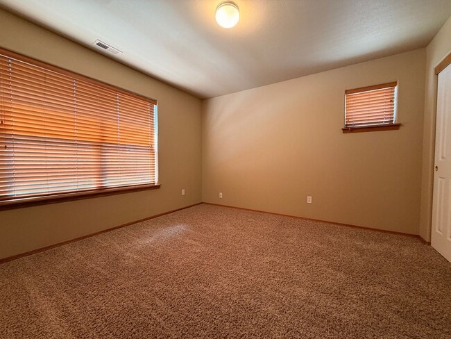 Building Photo - 2988 SW Indian Cir