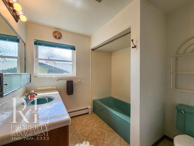 Building Photo - 2113 Brashem Ave