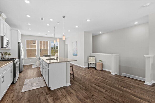 Building Photo - 1136 Commack Dr