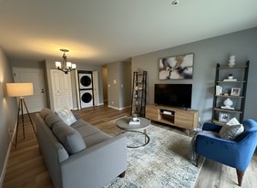 Building Photo - 12765 W Hampton Ave