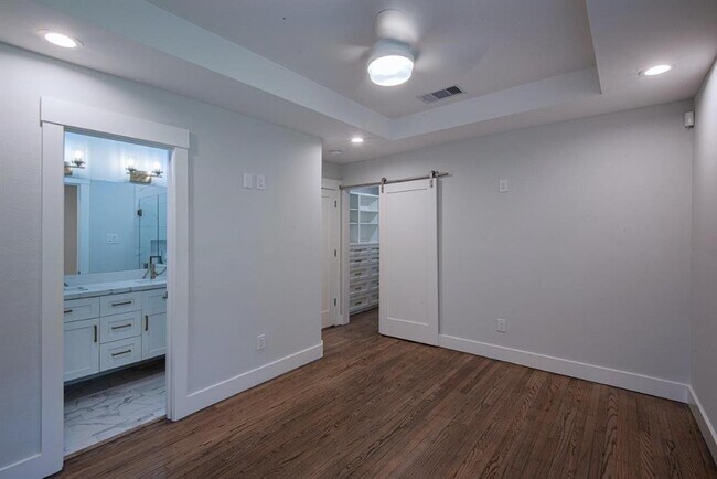 Building Photo - 1135 Stonecrest Dr