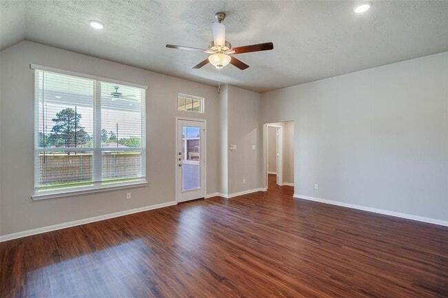 Building Photo - 1042 Tomball Downs Dr