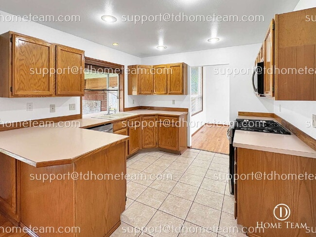 Building Photo - 1447 33rd St SE