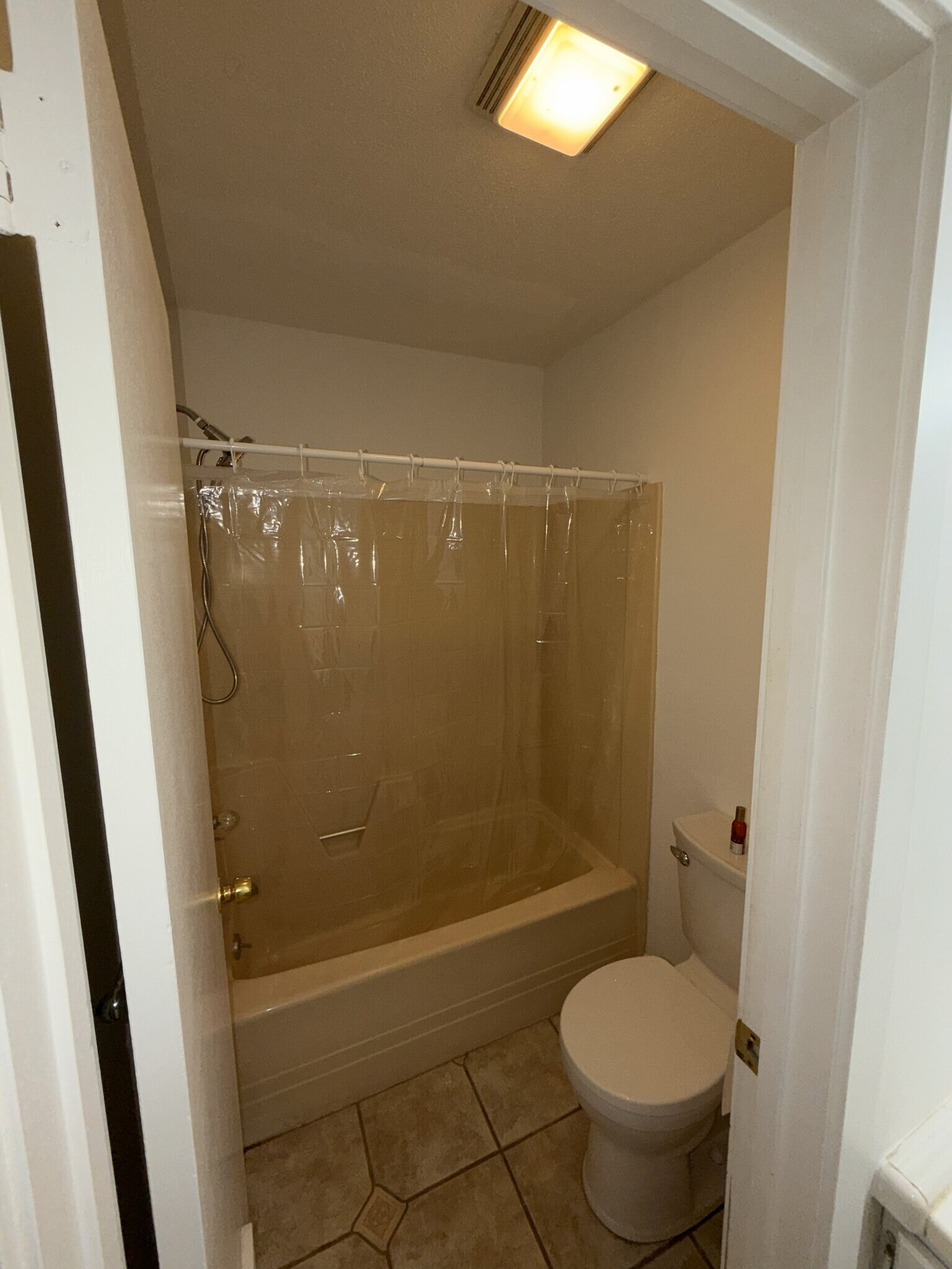 Building Photo - 295 Redstone Hill Rd