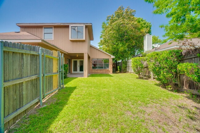 Building Photo - $1,000 Off first month.