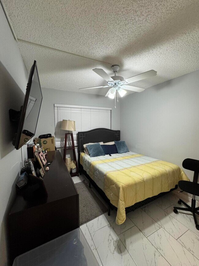 Building Photo - 3265 NW 102nd Terrace