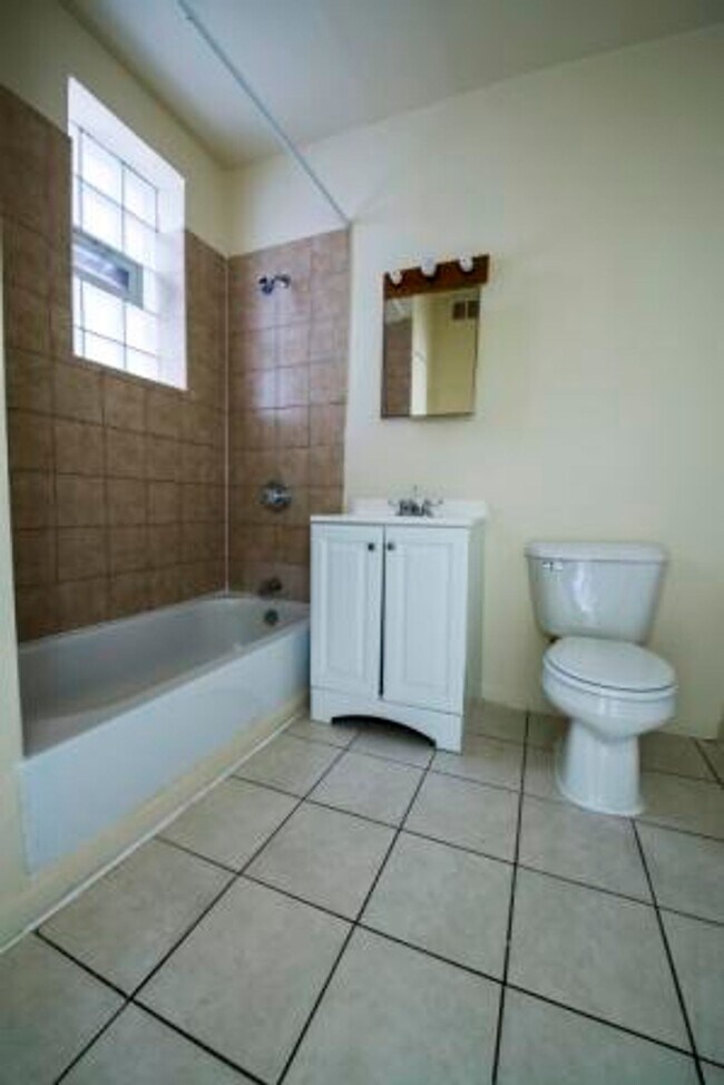 Building Photo - 327-329 Central Park Ave