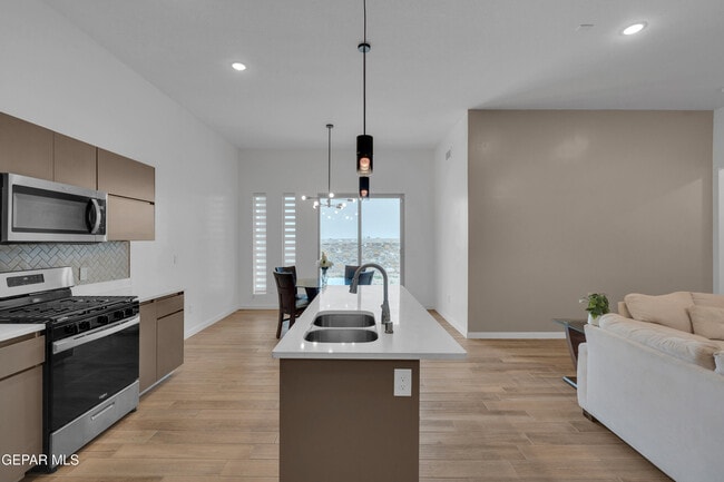 Building Photo - 12713 Captain Claudia CT