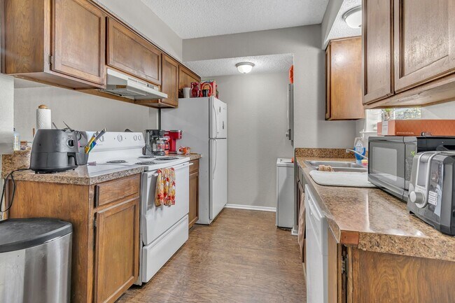 Building Photo - 3808-3814 Coates Circle