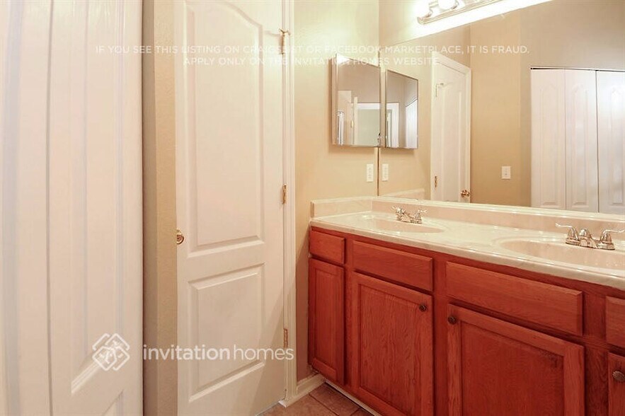 Building Photo - 809 Greenbelt Cir