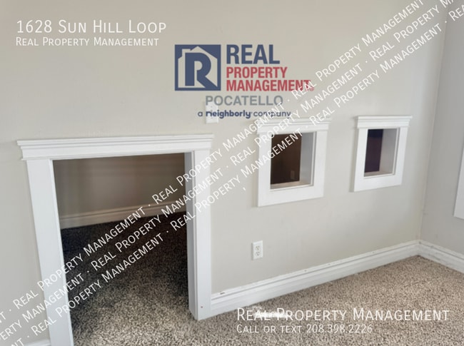 Building Photo - 1628 Sun Hill Loop