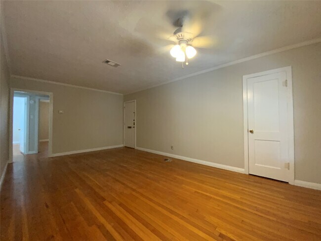 Building Photo - 2327 Branard St