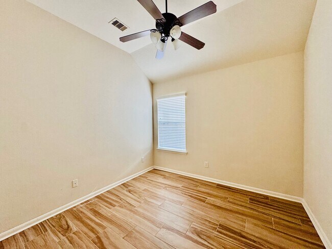 Building Photo - 26123 Ginger Gables Ln