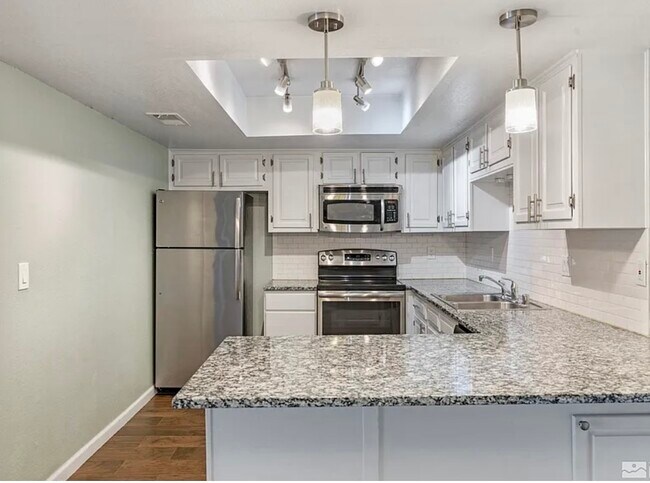 Building Photo - 2300 Dickerson Rd