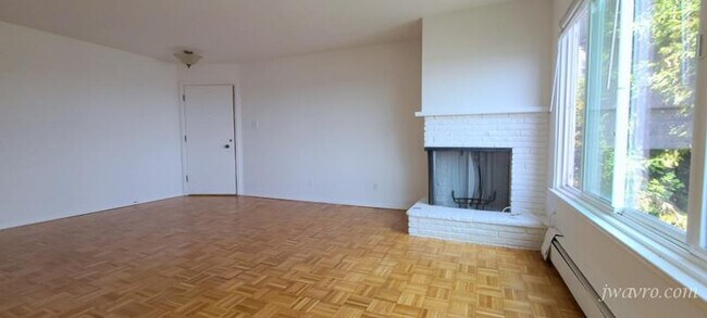 Building Photo - 275 Grand View Ave