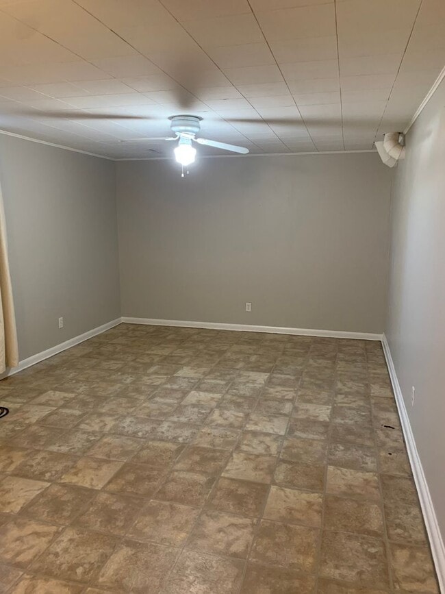 Building Photo - 2 BEDROOM, 2 BATHROOM, 2 BONUS ROOM SINGLE FAMILY HOME