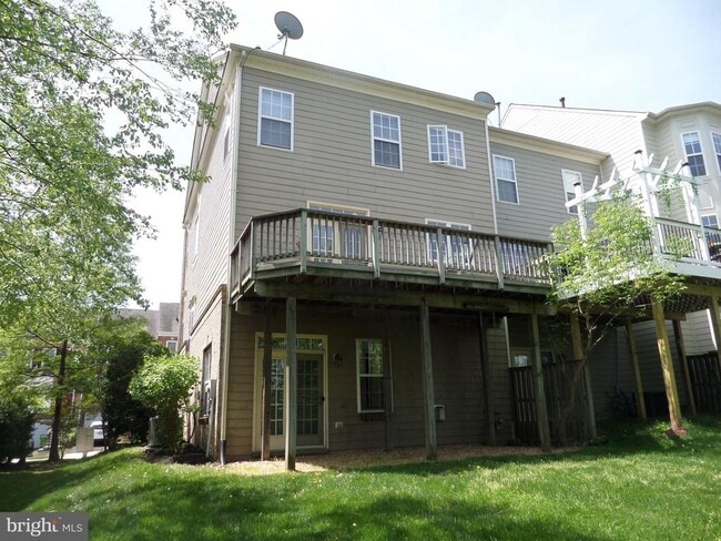 Building Photo - 43762 Lees Mill Square