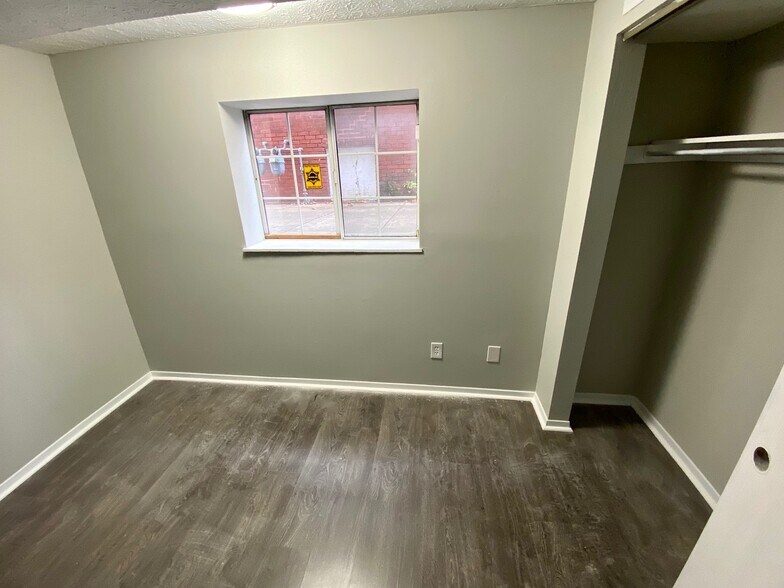 Building Photo - 316 E 17th Ave