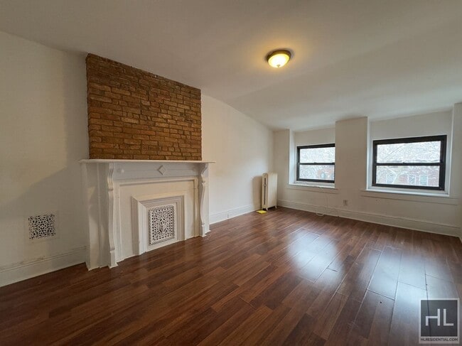 Building Photo - 284 Halsey St