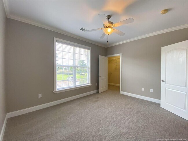 Building Photo - 411 Gallery Dr