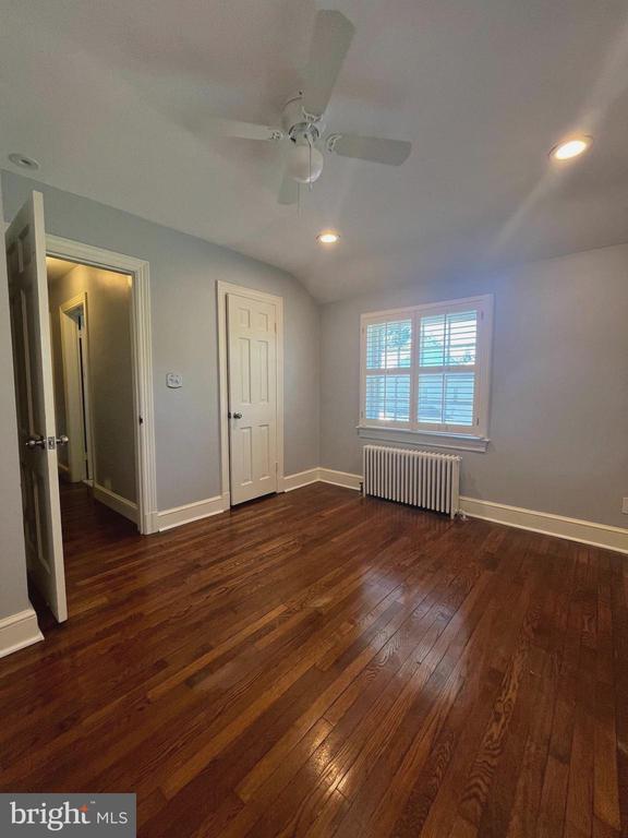 Building Photo - 3604 Oval Dr