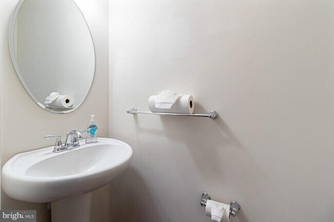 Building Photo - 7672 Timbercross Ln