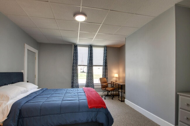 Building Photo - Adams House