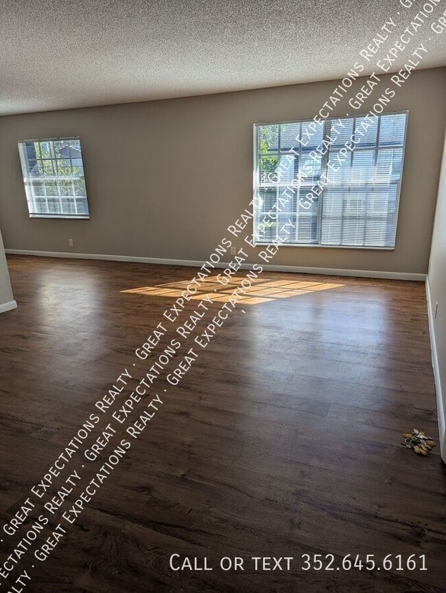 Building Photo - 125 SE 13th Ave