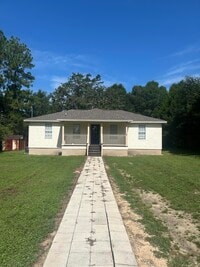 Building Photo - 456 Kings Lake Blvd