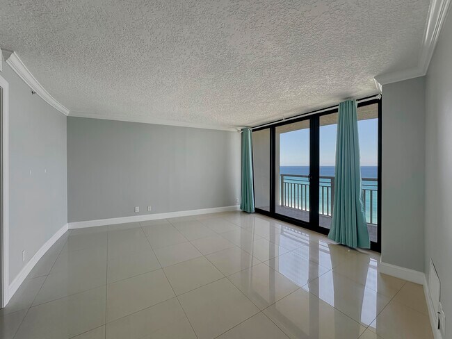 Building Photo - 3000 N Ocean Dr