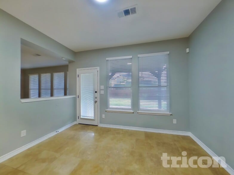 Building Photo - 2309 Green Creek Dr