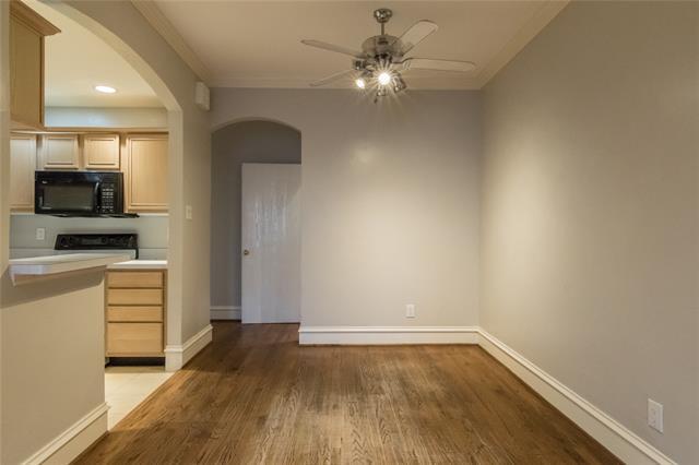 Building Photo - 3904 Brandon Park Dr